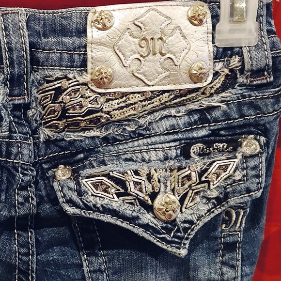 Miss Me Denim - Miss Me Signature Cropped Jeans 25